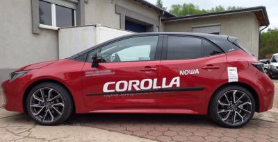 Baguettes latérales adhésives Toyota Corolla XII berline depuis 2019